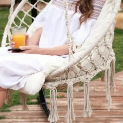 Hangstoel, Hangschommel, Hangstoel Met Een Dik Kussen, Tot 120 Kg Belastbaar, Voor Tuin, Balkon, Woonkamer, Terras, Scandinavische Stijl, Modern, Beige HMDC042M01 -Tuinmeubelwinkel 1200x1200 453